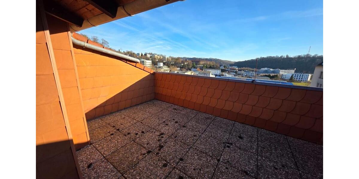 Dachgeschoßwohnung Saarbrücken Kieselhumes - 3.5 Zimmer, 115 m&sup2;, 995&euro; | Angebot:25546281