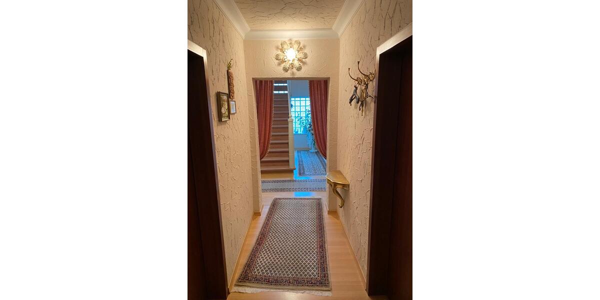 Etagenwohnung Heusweiler - 4 Zimmer, 160 m&sup2;, 1.200&euro; | Angebot:26049460