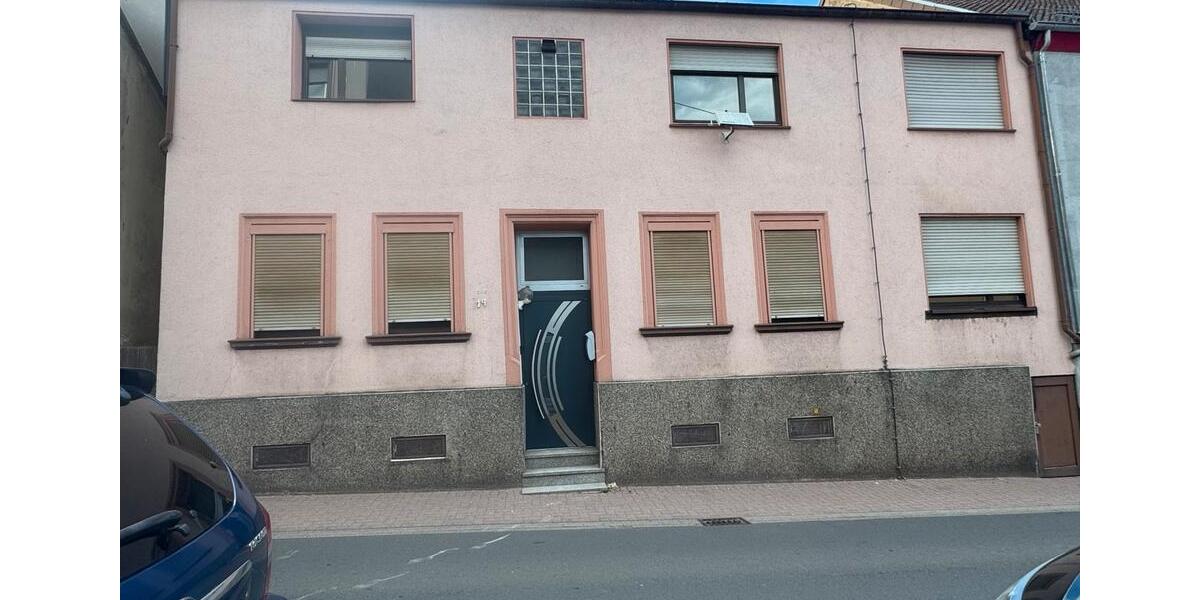 Etagenwohnung Neunkirchen - 4 Zimmer, 85 m&sup2;, 750&euro; | Angebot:26656350