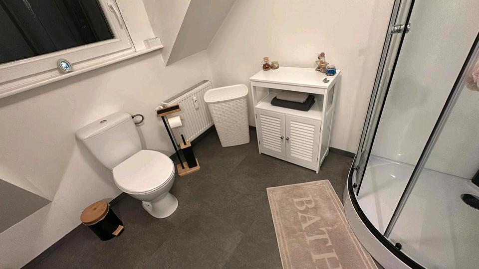 Dachgeschoßwohnung Schwalbach - 2 Zimmer, 60 m&sup2;, 450&euro; | Angebot:25954756