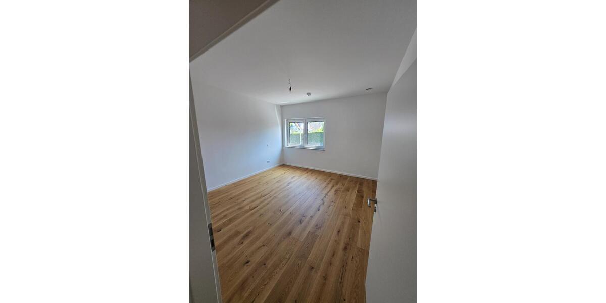 Erdgeschoßwohnung Homburg - 2 Zimmer, 84 m&sup2;, 1.050&euro; | Angebot:25056985