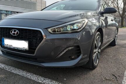 Hyundai i30 83.000 km 13.900 &euro; Saarbrücken 66130