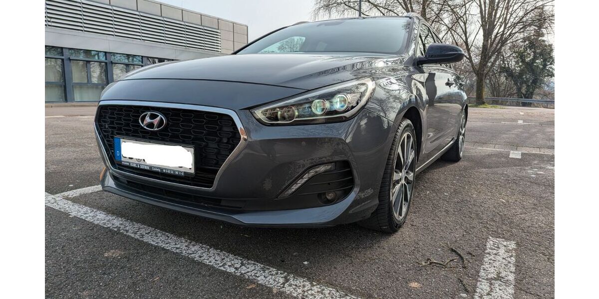 Hyundai i30 83.000 km 14.700 &euro; Saarbrücken 66130