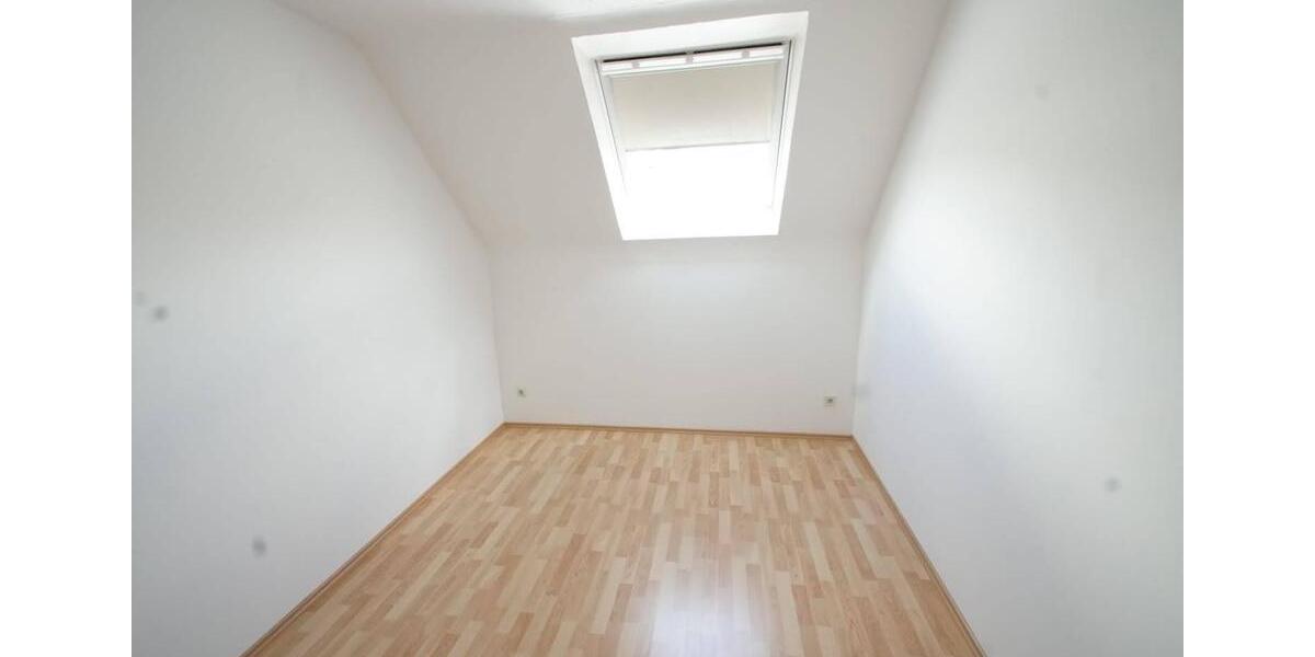 Dachgeschoßwohnung Friedrichsthal - 4 Zimmer, 90 m&sup2;, 158.000&euro; | Angebot:25869976