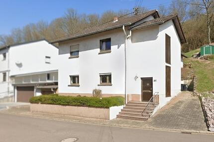 Haus Schmelz - 7 Zimmer, 183 m&sup2;, 320.000&euro; | Angebot:25403152