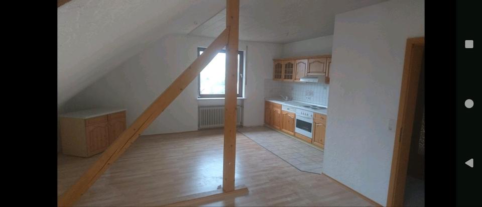 Dachgeschoßwohnung Schmelz - 1 Zimmer, 100 m&sup2;, 700&euro; | Angebot:25988102