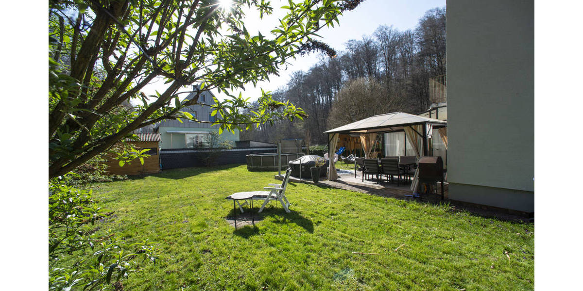 Mehrfamilienhaus, Wohnhaus Saarbrücken / Brebach-Fechingen Brebach-Fechingen - 9 Zimmer, 250 m&sup2;, 415.000&euro; | Angebot:25957973