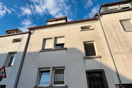 Haus Neunkirchen - 7 Zimmer, 175 m&sup2;, 220.000&euro; | Angebot:26824253