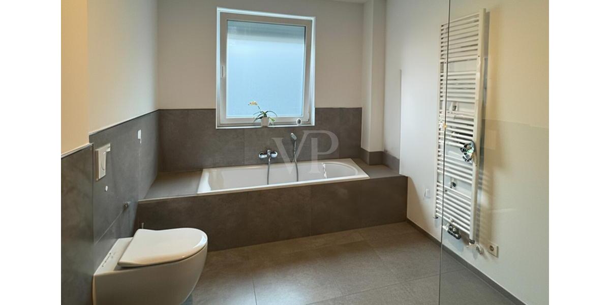 Etagenwohnung Homburg - 4 Zimmer, 130 m&sup2;, 1.400&euro; | Angebot:25375970