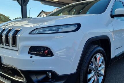 Jeep Cherokee 186.472 km 9.990 &euro; Nalbach 66809