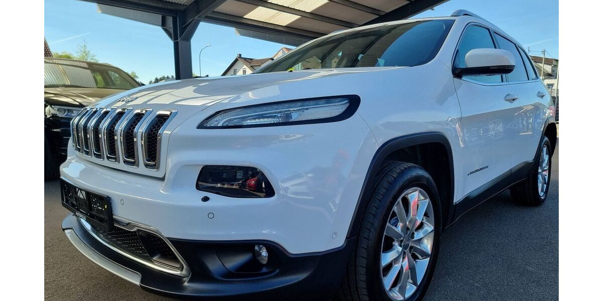 Jeep Cherokee 186.472 km 9.990 &euro; Nalbach 66809