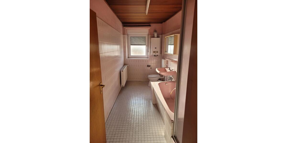 Einfamilienhaus Ottweiler - 5 Zimmer, 150 m&sup2;, 1.100&euro; | Angebot:25852793