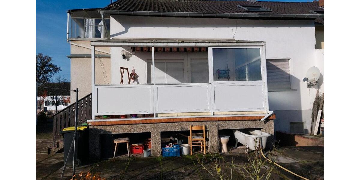 Einfamilienhaus Überherrn - 7 Zimmer, 160 m&sup2;, 180.000&euro; | Angebot:24352512