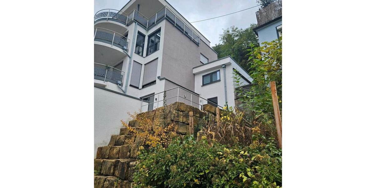 Terrassenwohnung Lebach - 5 Zimmer, 130 m&sup2;, 1.600&euro; | Angebot:25807375