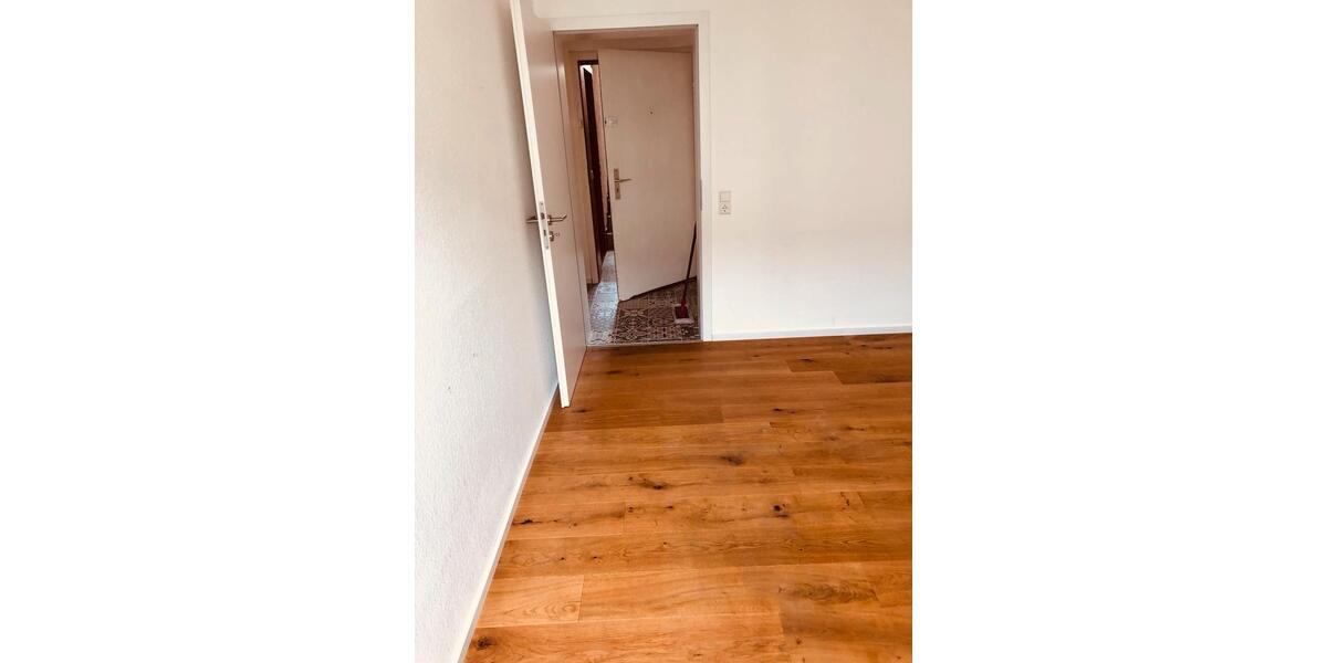 Etagenwohnung Saarbrücken Neue Bremm - 4 Zimmer, 84 m&sup2;, 199.000&euro; | Angebot:26749791