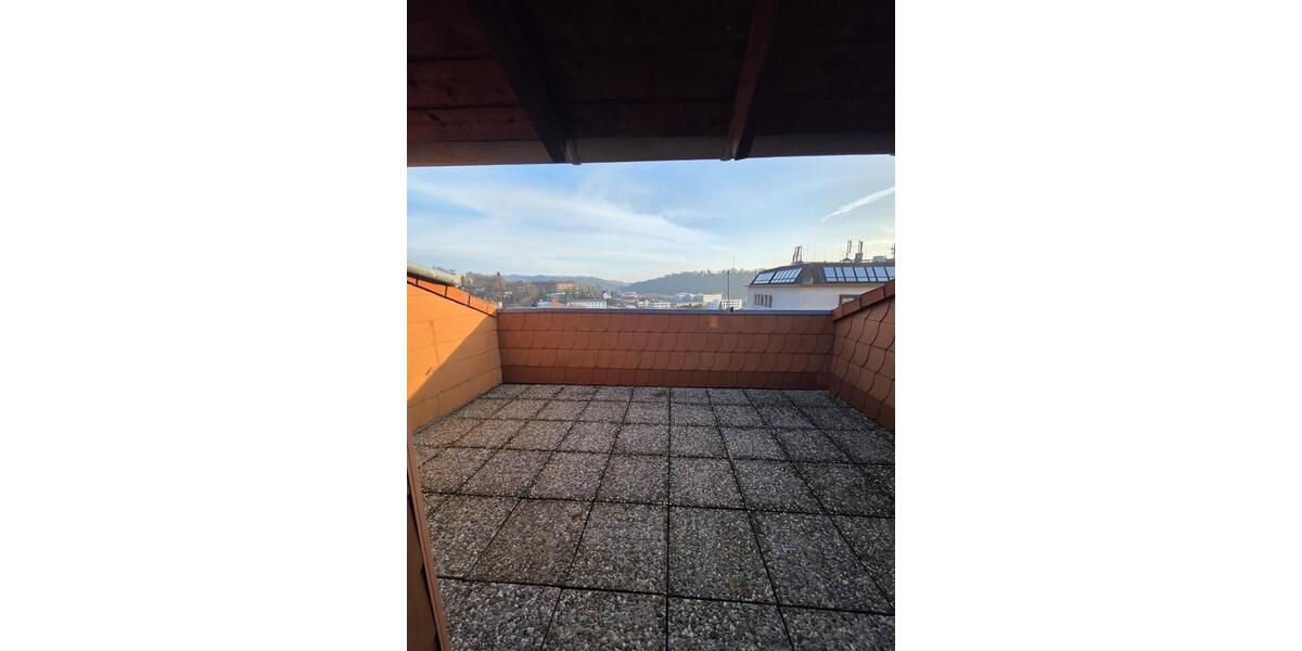 Dachgeschoßwohnung Saarbrücken Kieselhumes - 3.5 Zimmer, 115 m&sup2;, 995&euro; | Angebot:25546281