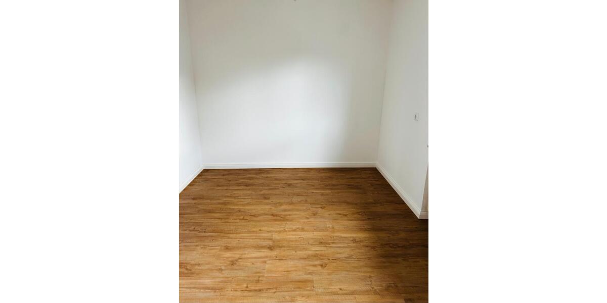 Etagenwohnung Heusweiler - 5 Zimmer, 100 m&sup2;, 700&euro; | Angebot:25944433