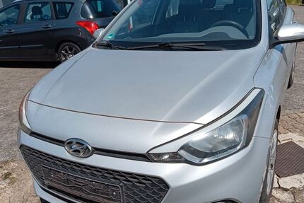 Hyundai i20 44.000 km 7.900 &euro; ensdorf 66806