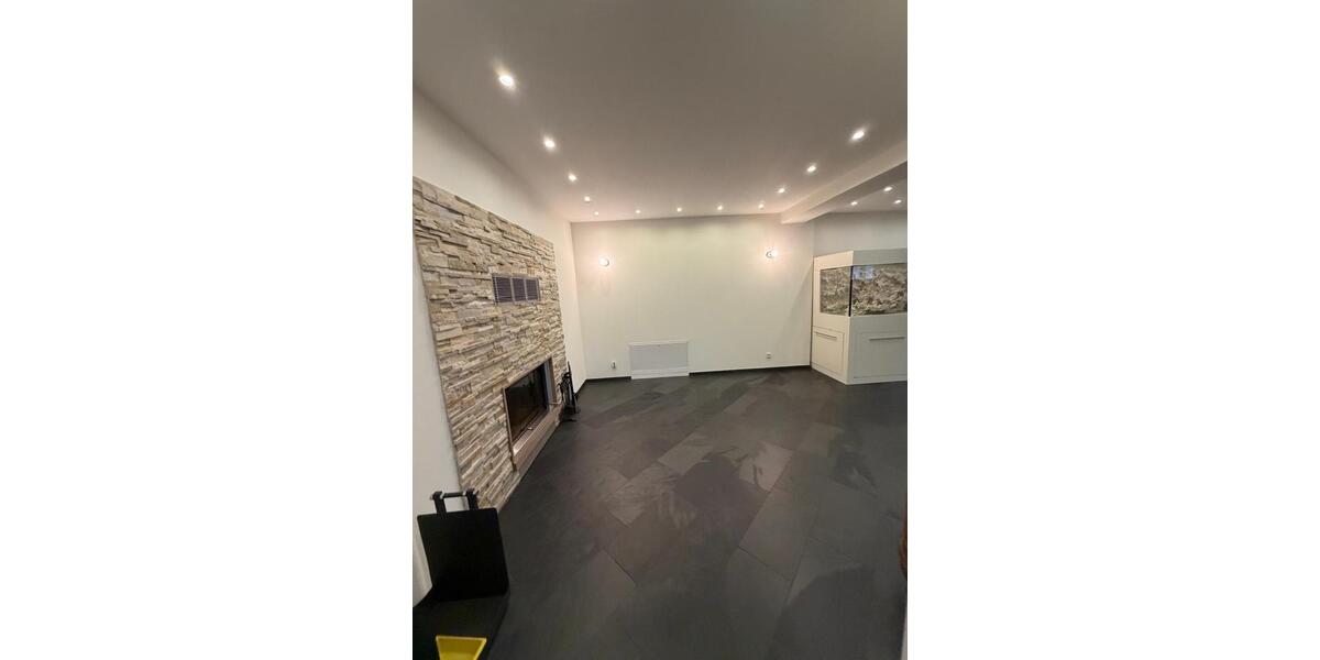 Doppelhaushälfte Eppelborn - 6 Zimmer, 230 m&sup2;, 1.700&euro; | Angebot:25397379