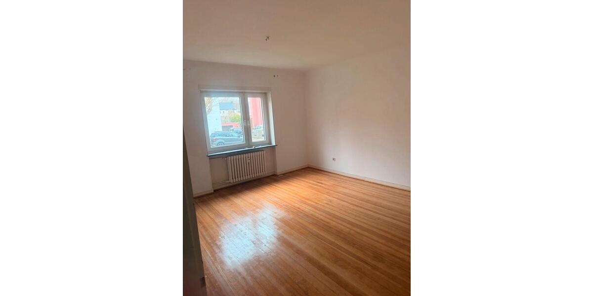 Erdgeschoßwohnung Völklingen - 3 Zimmer, 95 m&sup2;, 900&euro; | Angebot:25361026
