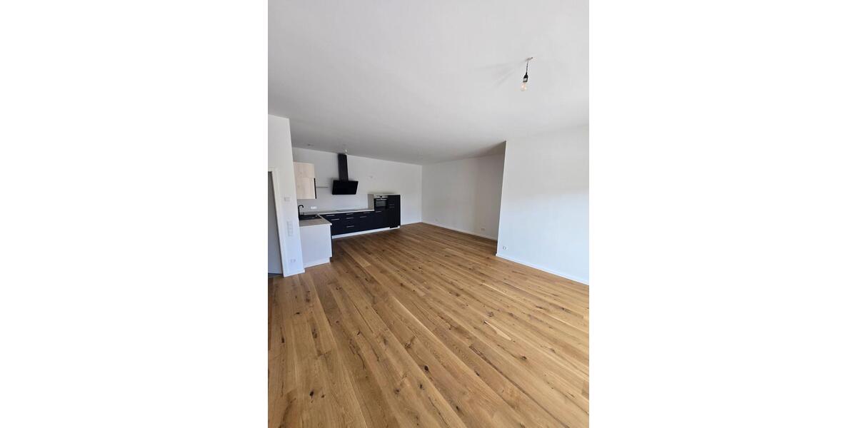 Erdgeschoßwohnung Homburg - 2 Zimmer, 84 m&sup2;, 1.050&euro; | Angebot:25056985