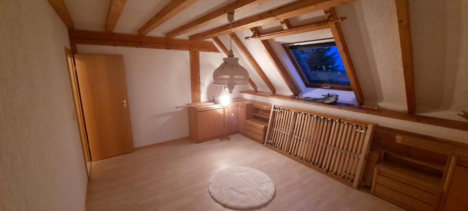 Dachgeschoßwohnung Blieskastel - 4.5 Zimmer, 120 m&sup2;, 800&euro; | Angebot:26665692