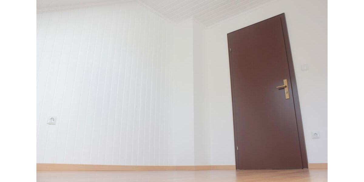 Dachgeschoßwohnung Püttlingen - 3 Zimmer, 80 m&sup2;, 800&euro; | Angebot:26679752