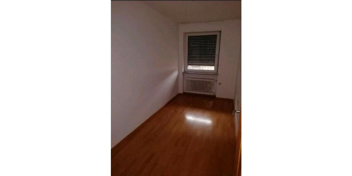 Etagenwohnung Schiffweiler - 5 Zimmer, 85 m&sup2;, 700&euro; | Angebot:25379468