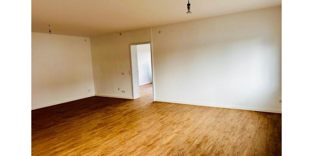 Etagenwohnung Heusweiler - 5 Zimmer, 100 m&sup2;, 700&euro; | Angebot:25944433