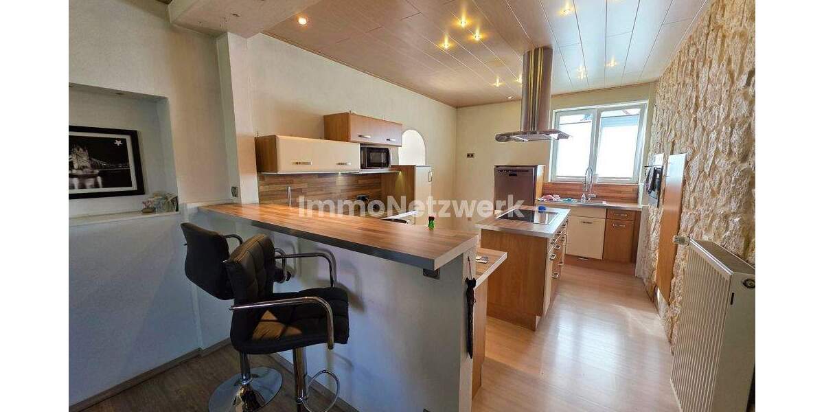 Mehrfamilienhaus, Wohnhaus Neunkirchen/Saar Innenstadt - 8 Zimmer, 205 m&sup2;, 298.000&euro; | Angebot:25824316