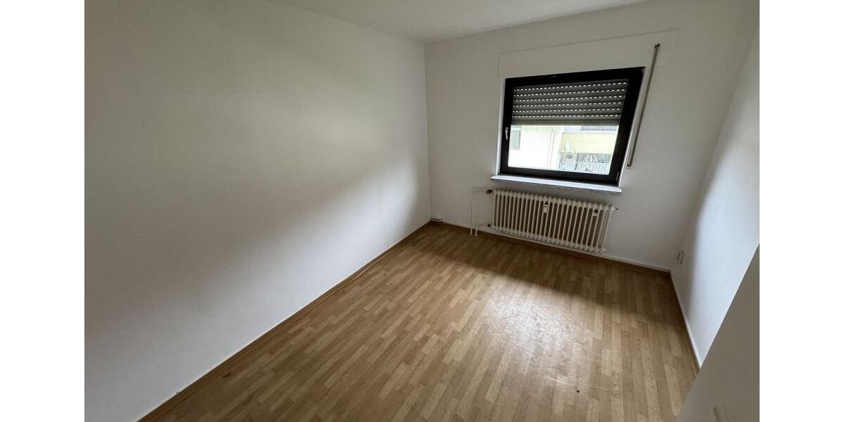 Etagenwohnung Saarbrücken Neue Bremm - 4 Zimmer, 91 m&sup2;, 830&euro; | Angebot:23408608