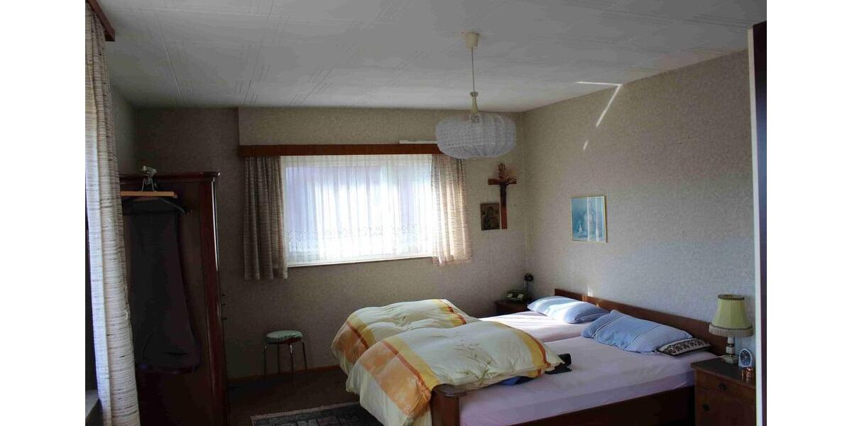 Einfamilienhaus Sankt Ingbert - 6 Zimmer, 148 m&sup2;, 350.000&euro; | Angebot:24953378