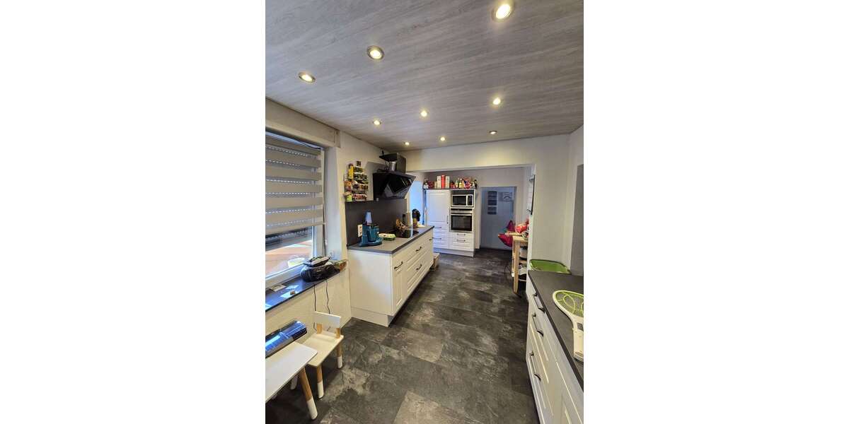 Einfamilienhaus Eppelborn - 8 Zimmer, 270 m&sup2;, 198.000&euro; | Angebot:23652558