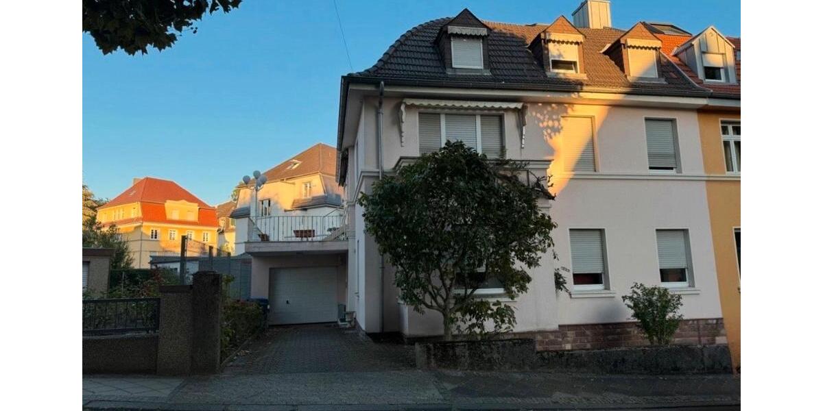 Dachgeschoßwohnung Saarbrücken Kieselhumes - 4 Zimmer, 65 m&sup2;, 1.000&euro; | Angebot:25830978