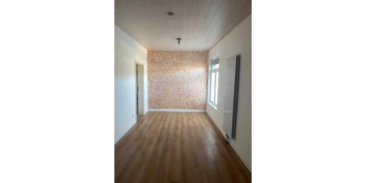 Erdgeschoßwohnung Illingen - 2 Zimmer, 105 m&sup2;, 10&euro; | Angebot:25857854