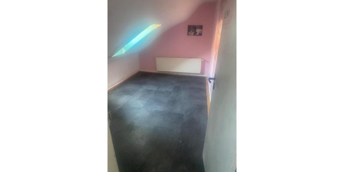 Reihenhaus Püttlingen - 7 Zimmer, 231 m&sup2;, 224.000&euro; | Angebot:25830409