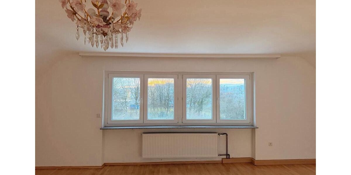 Dachgeschoßwohnung Saarbrücken Malstatt - 3 Zimmer, 100 m&sup2;, 750&euro; | Angebot:24842811