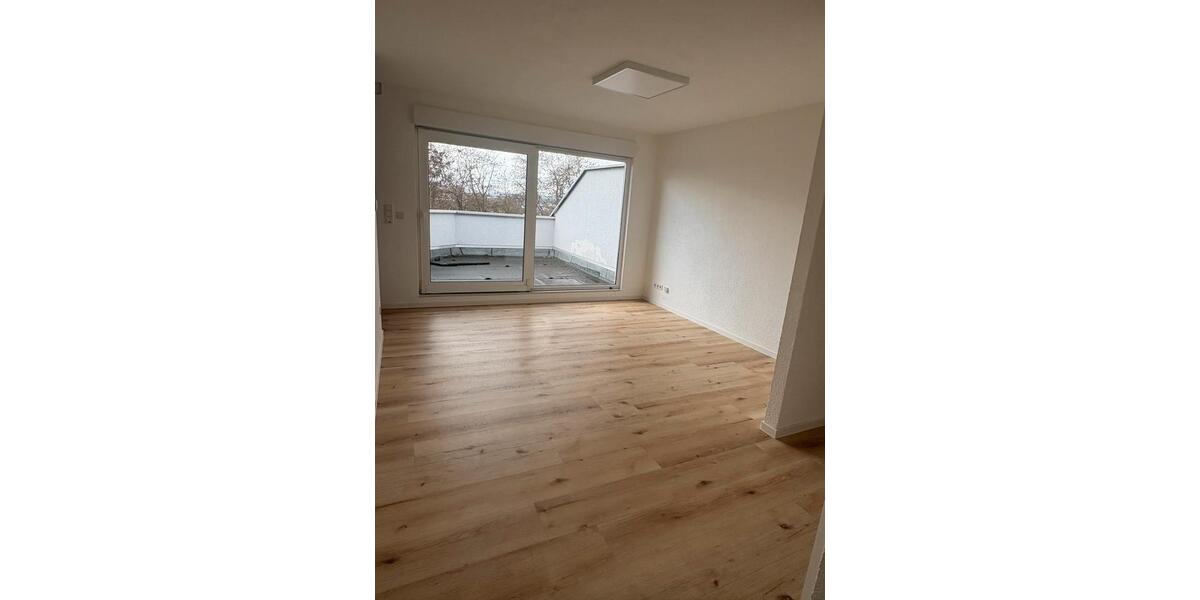 Dachgeschoßwohnung Saarlouis - 3 Zimmer, 80 m&sup2;, 770&euro; | Angebot:25945411