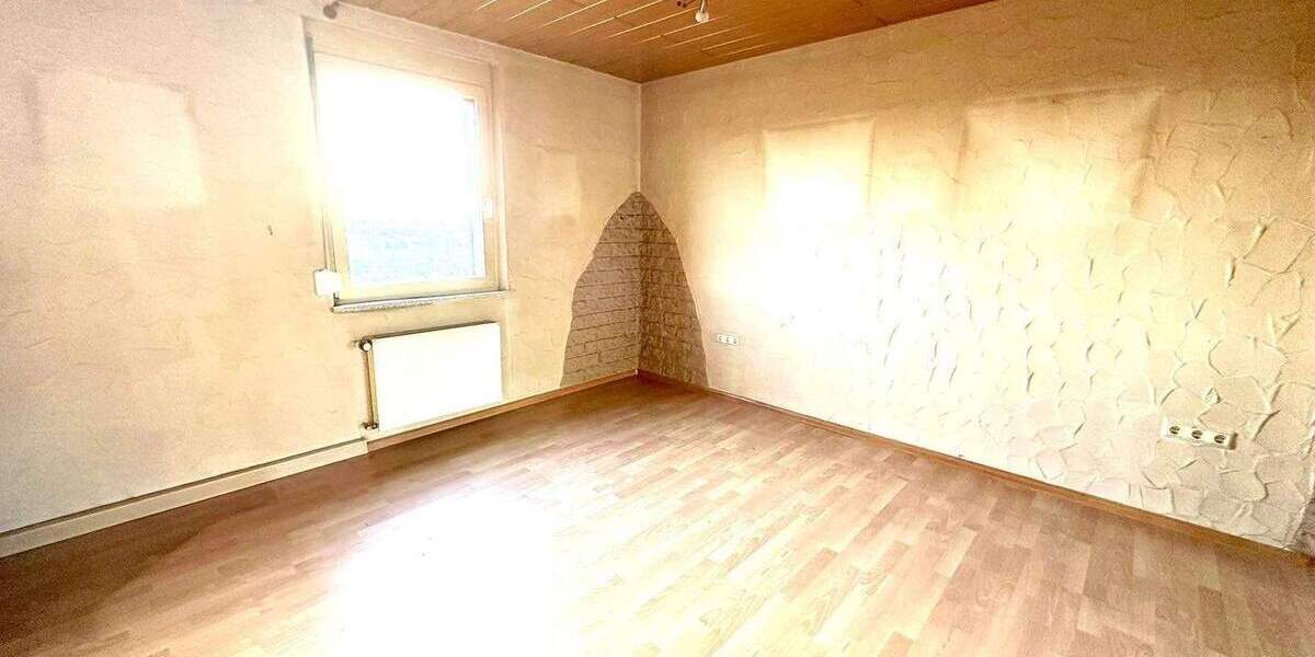 Einfamilienhaus Quierschied - 6 Zimmer, 148 m&sup2;, 114.900&euro; | Angebot:25771919