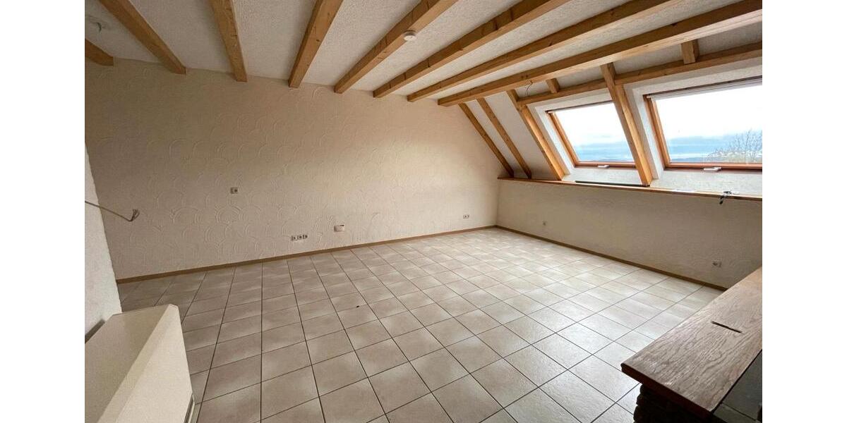 Dachgeschoßwohnung Blieskastel - 4.5 Zimmer, 120 m&sup2;, 800&euro; | Angebot:26665692
