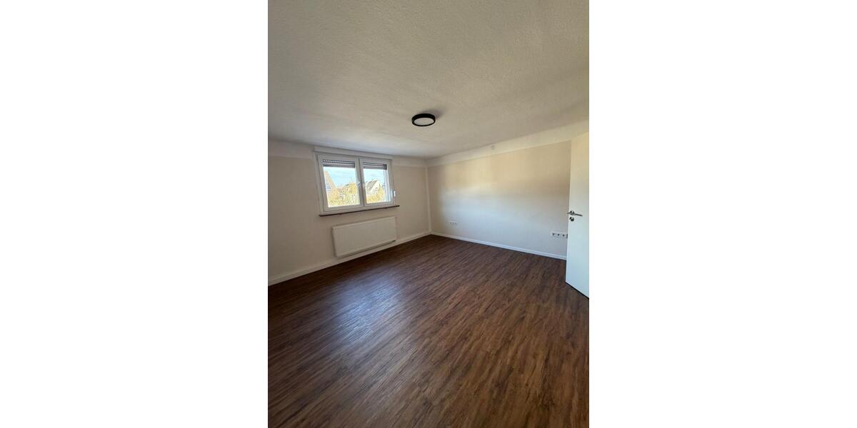 Etagenwohnung Dillingen (Saar) - 3 Zimmer, 75 m&sup2;, 1.150&euro; | Angebot:25893758