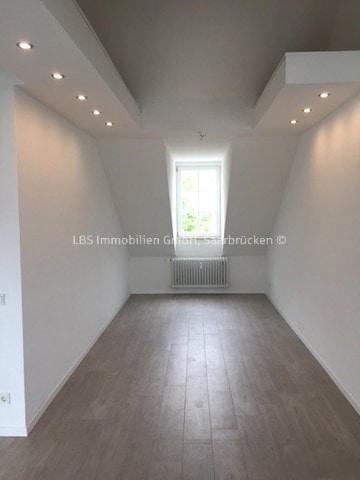 Dachgeschoßwohnung Saarlouis - 3 Zimmer, 95 m&sup2;, 820&euro; | Angebot:25442999