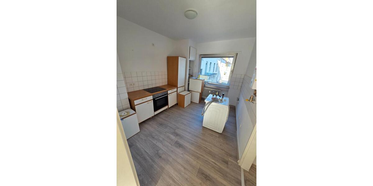 Etagenwohnung Saarbrücken Neue Bremm - 4 Zimmer, 100 m&sup2;, 1.000&euro; | Angebot:26689397