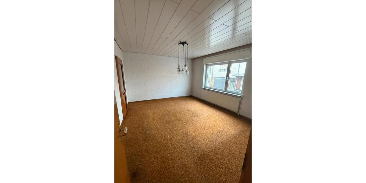 Einfamilienhaus Wadgassen - 5 Zimmer, 150 m&sup2;, 74.000&euro; | Angebot:25988431