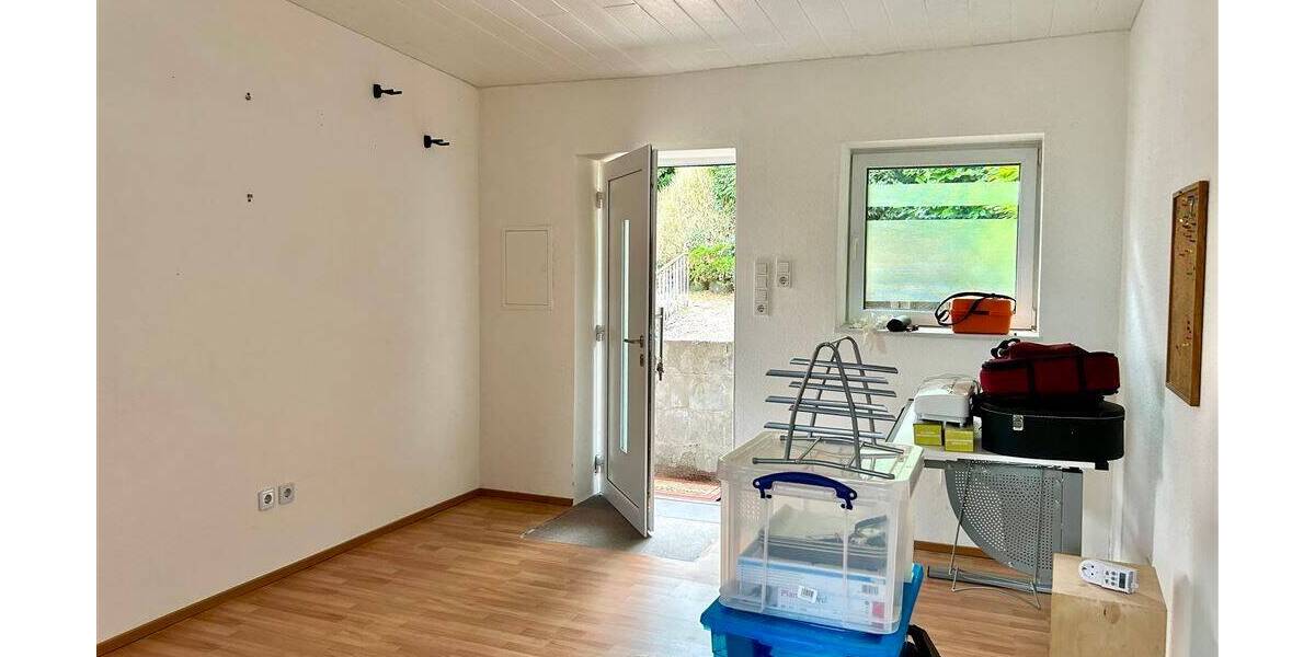 Mehrfamilienhaus, Wohnhaus Merchweiler Wemmetsweiler - 4 Zimmer, 100 m&sup2;, 193.000&euro; | Angebot:25701151