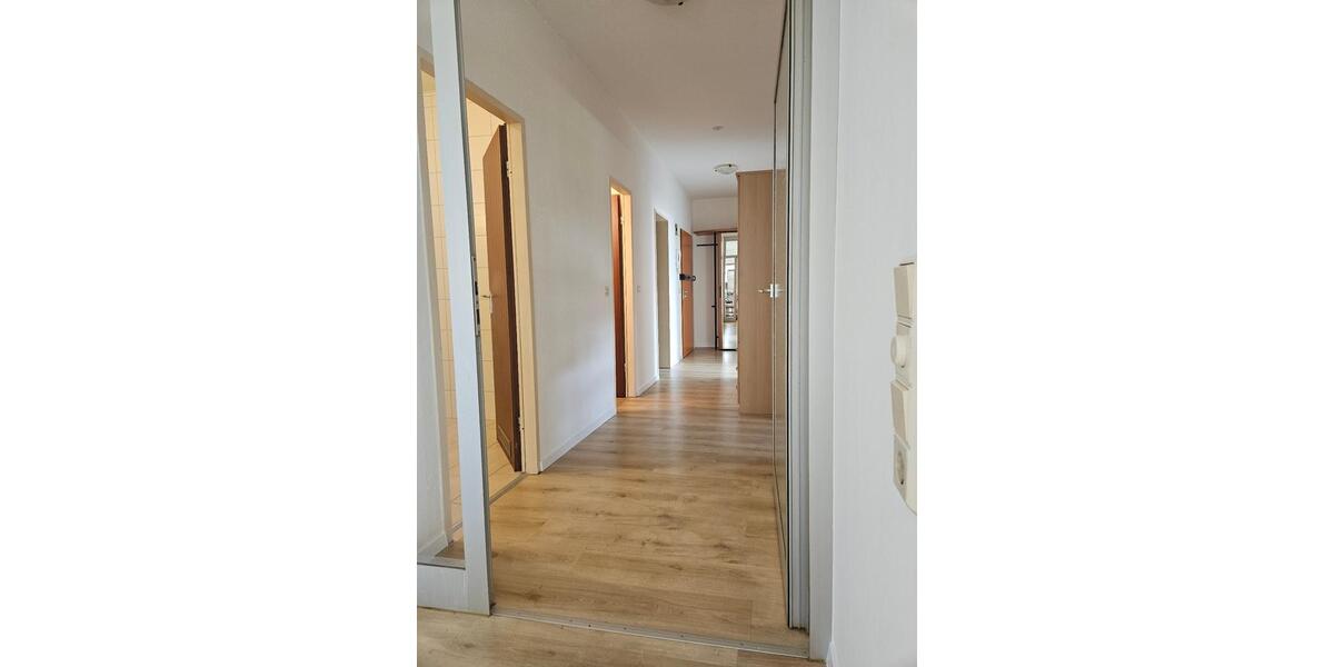 Etagenwohnung Ottweiler - 3 Zimmer, 90 m&sup2;, 850&euro; | Angebot:26560905