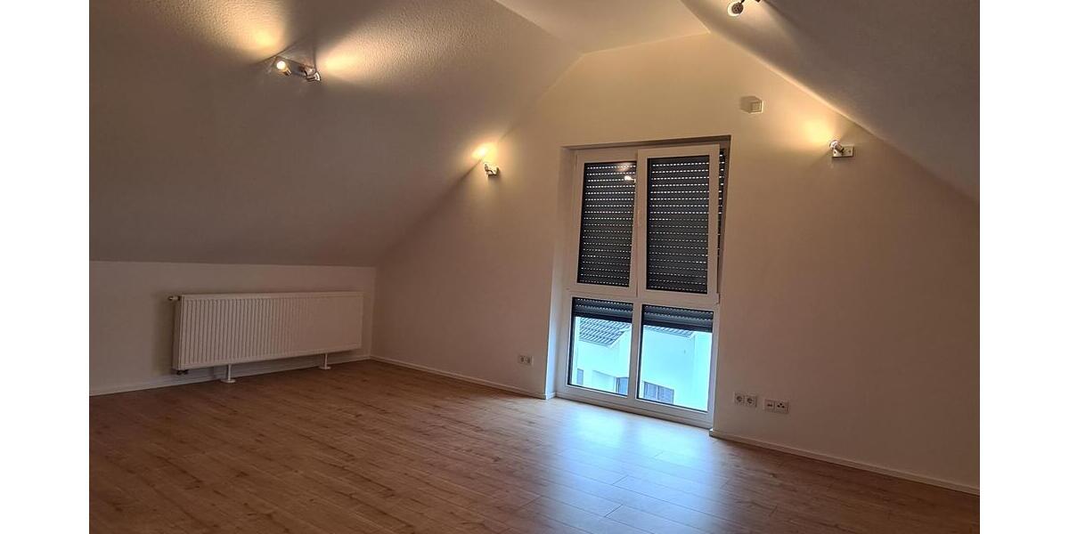 Einziehen und Wohlfühlen - Lichtdurchflutetes Wohnhaus, NB-Erstbezug, in idyllischer Stadtrandlage - Doppelhaushälfte Homburg | Angebot:12496894