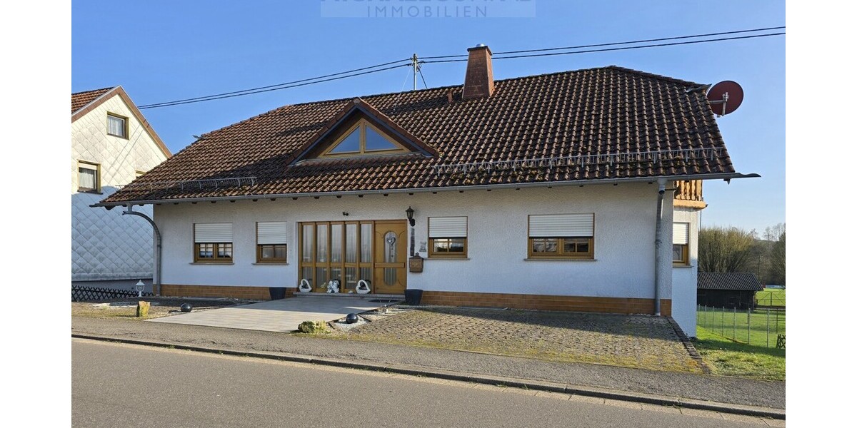 Attraktives Einfamilienhaus mit möglicher Einliegerwohnung - Reihenendhaus Tholey | Angebot:27370300