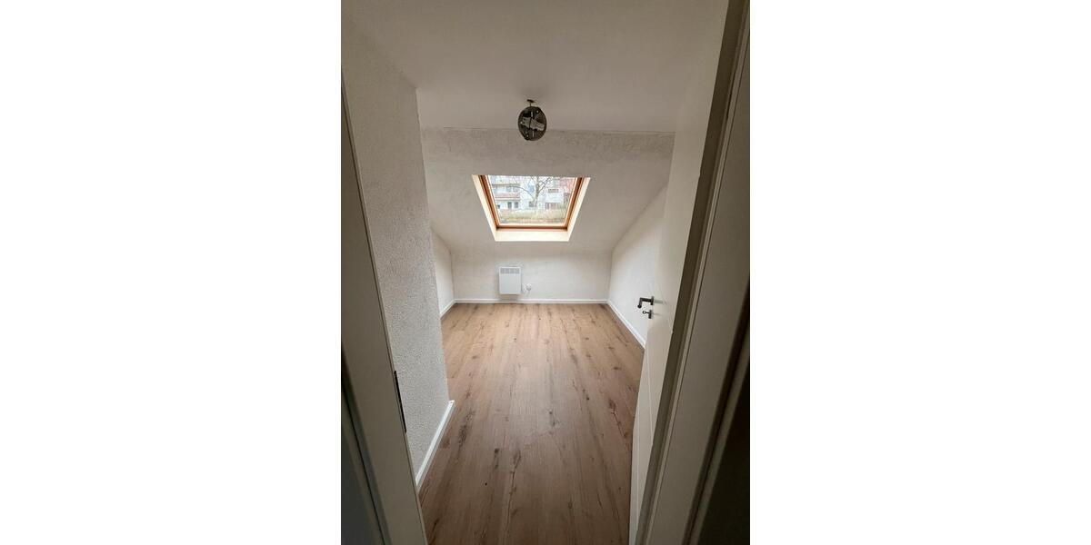 Dachgeschoßwohnung Saarbrücken St. Arnual - 3 Zimmer, 60 m&sup2;, 550&euro; | Angebot:26649521