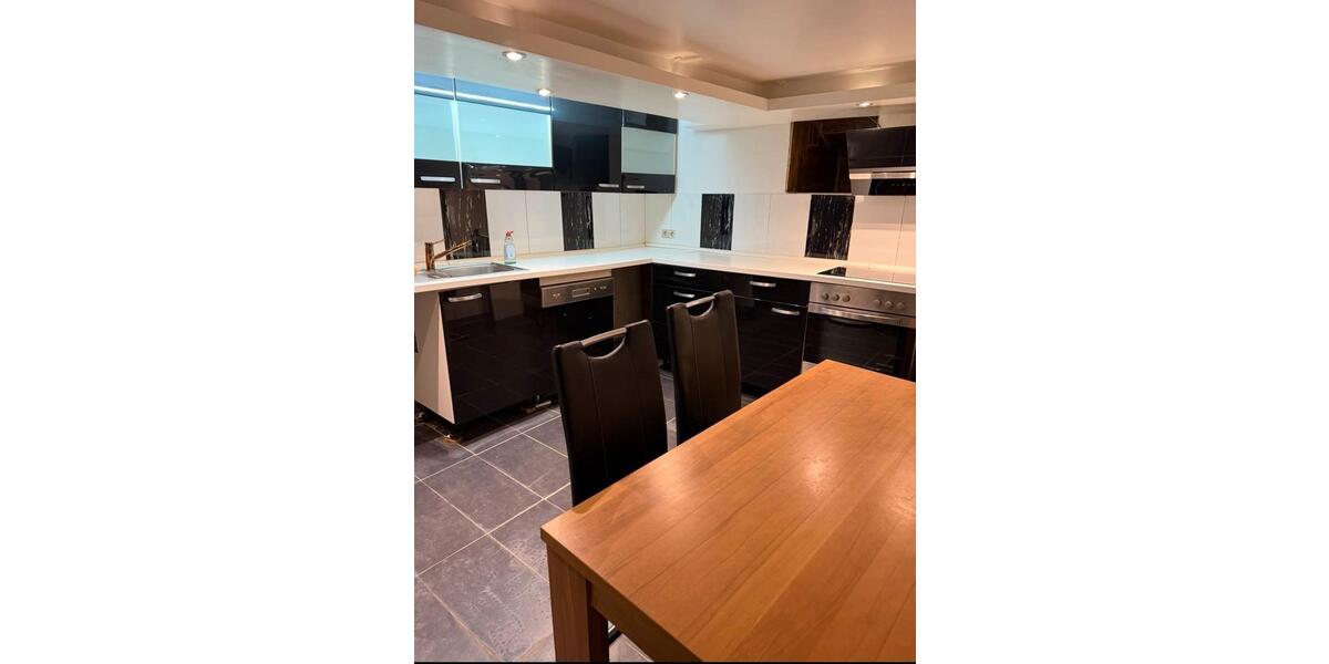 Etagenwohnung Sankt Ingbert - 10 Zimmer, 245 m&sup2;, 336.000&euro; | Angebot:24572206